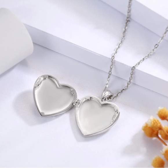 Angel Cardinal Locket Necklace - Picture 5 of 10